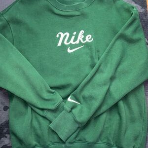 Green Nike oversized NSW Crewneck